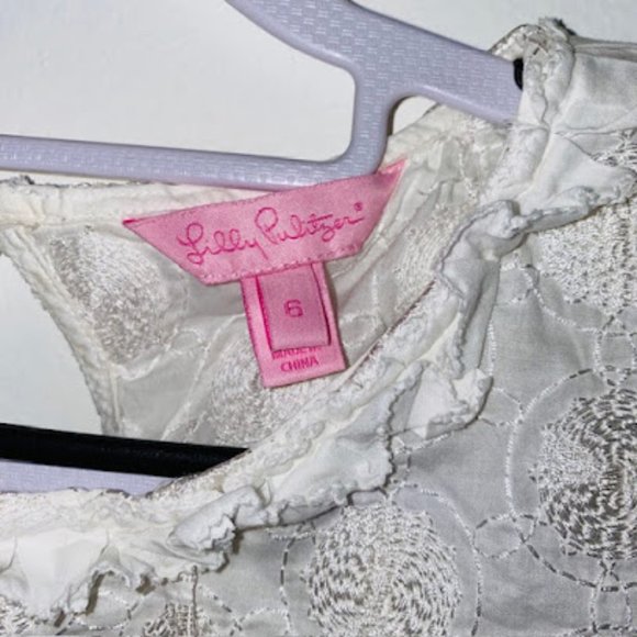 Lily Pulitzer White Embroidered Medallion Short Sleeve Top Size 6 - Picture 2 of 5